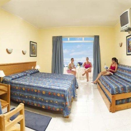Aparthotel Catalina San Antonio  Eksteriør billede